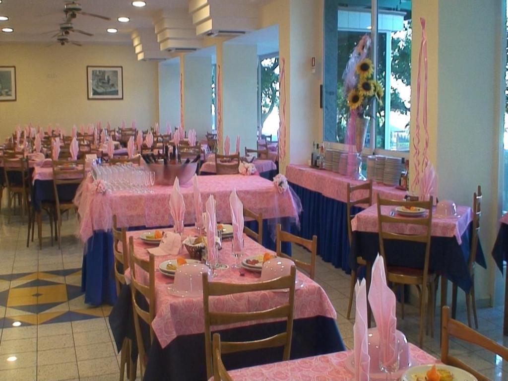 מיסאנו אדריאטיקו Hotel Astoria מראה חיצוני תמונה