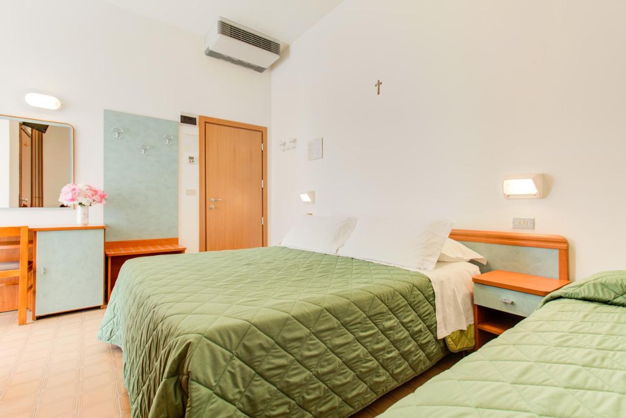 מיסאנו אדריאטיקו Hotel Astoria מראה חיצוני תמונה