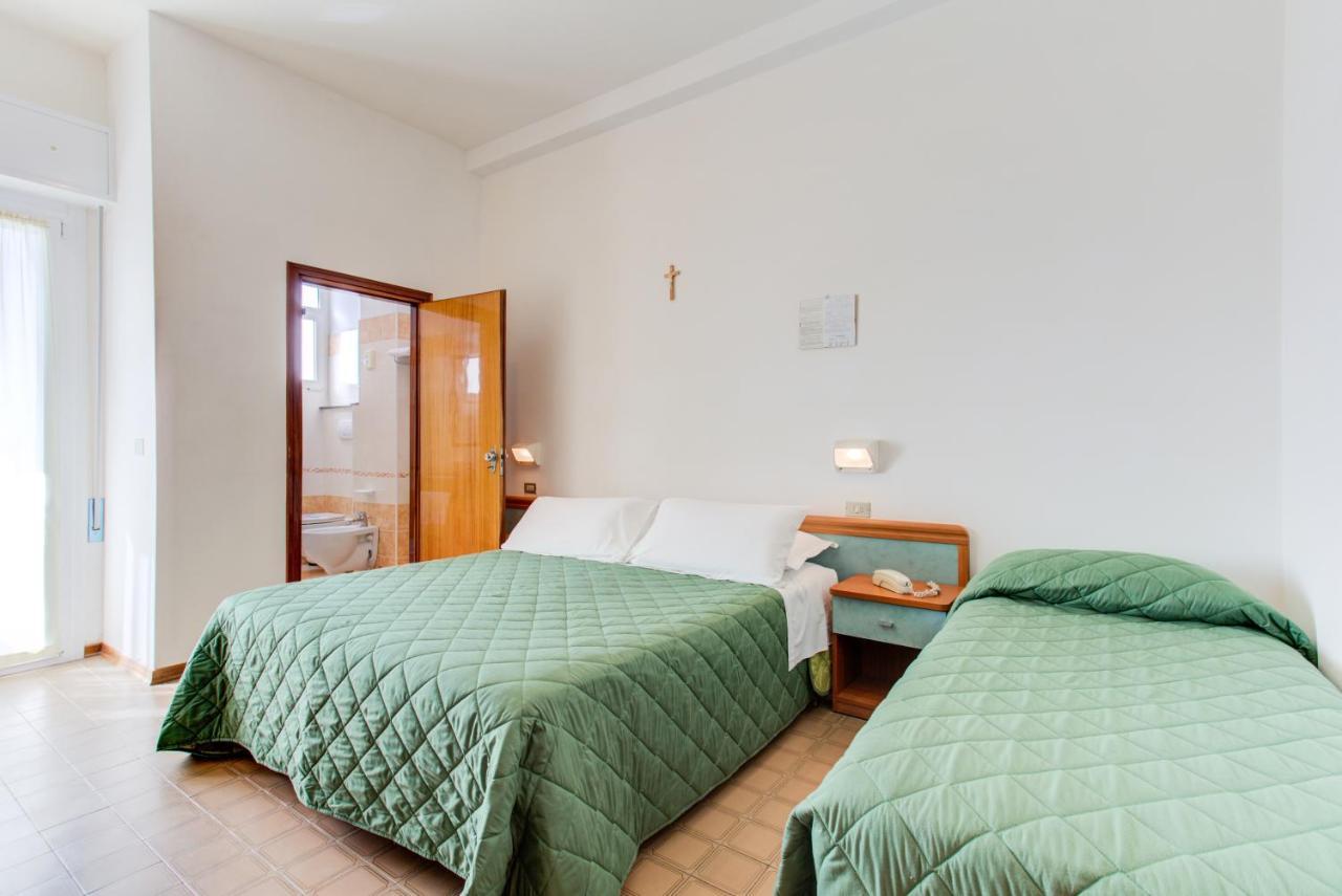 מיסאנו אדריאטיקו Hotel Astoria מראה חיצוני תמונה