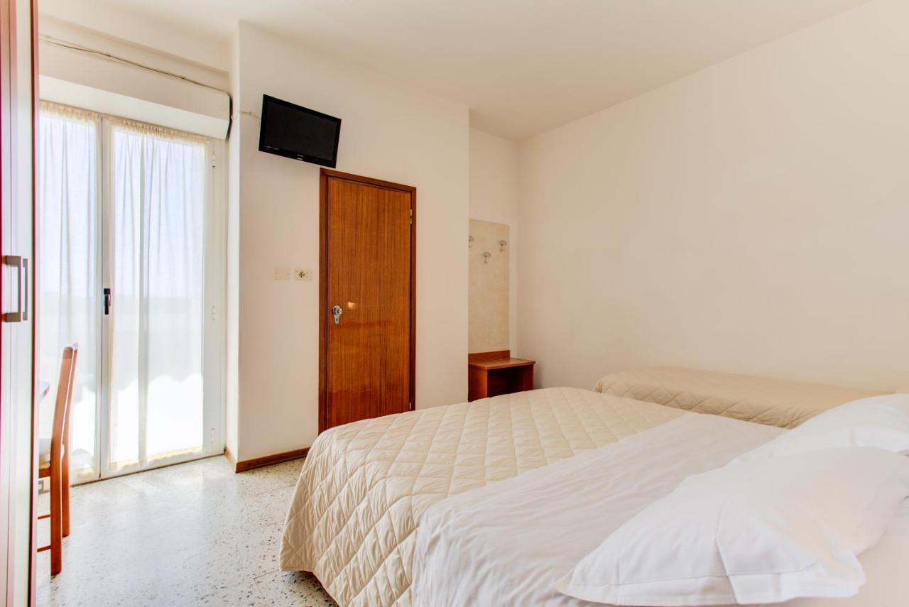 מיסאנו אדריאטיקו Hotel Astoria מראה חיצוני תמונה