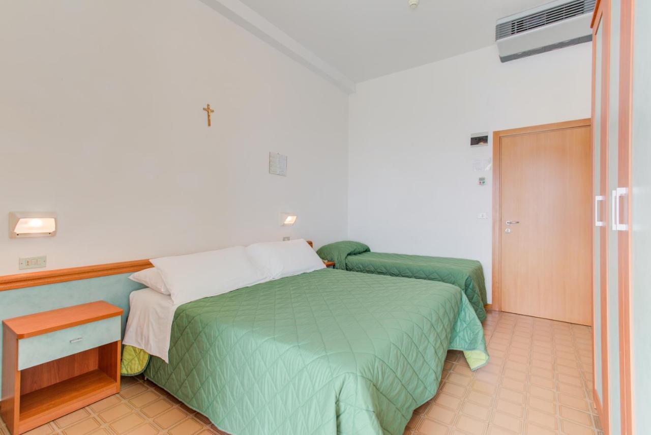 מיסאנו אדריאטיקו Hotel Astoria מראה חיצוני תמונה